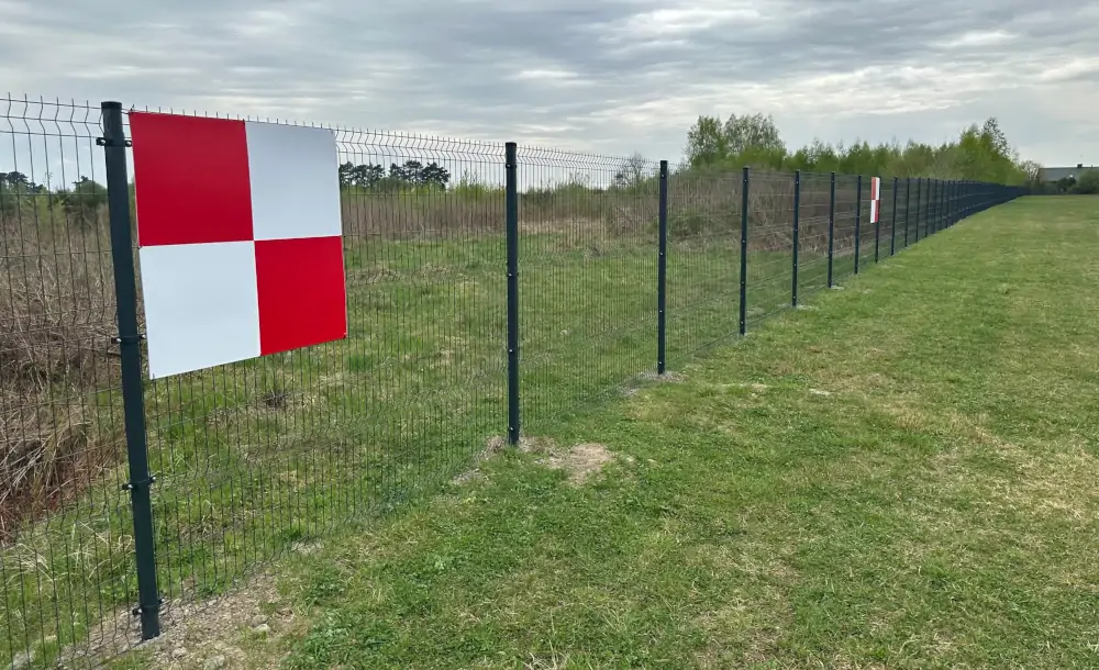 Ogrodzono teren lotniska Aeroklubu Ziemi Piotrkowskiej 